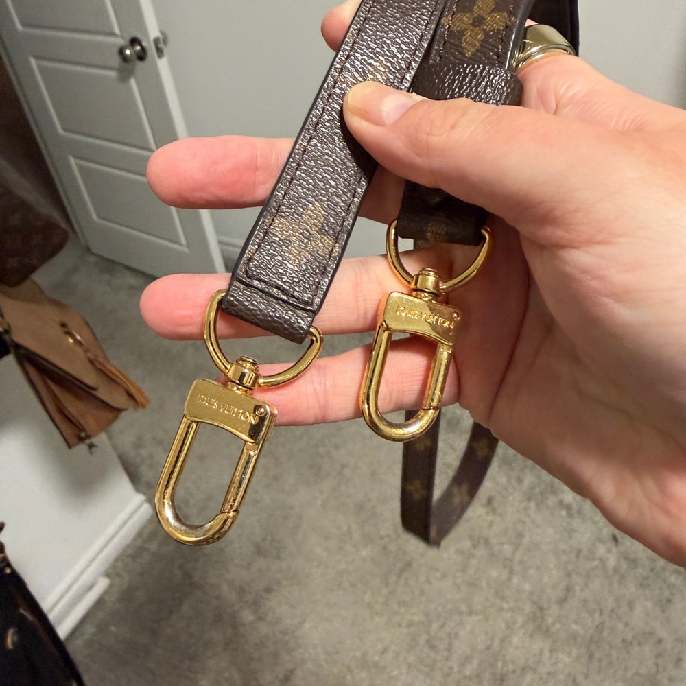 Louis Vuitton Eden MM with crossbody strap - Picture 9 of 12
